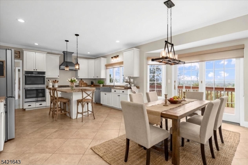 10 Blue Cliff Dr