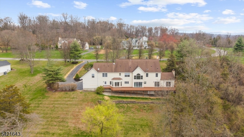 10 Blue Cliff Dr