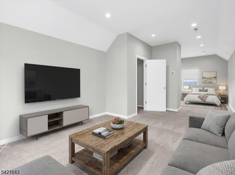 10 Blue Cliff Dr