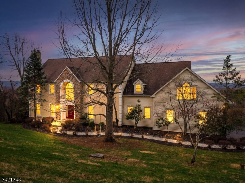 10 Blue Cliff Dr