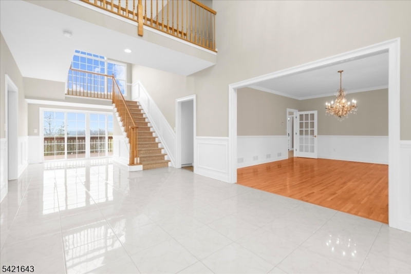 10 Blue Cliff Dr