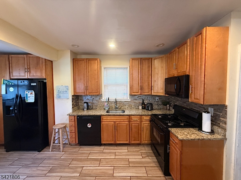 85 Laventhal Ave