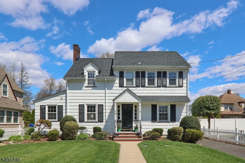 6 Manor Ave