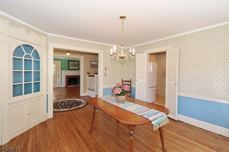 6 Manor Ave