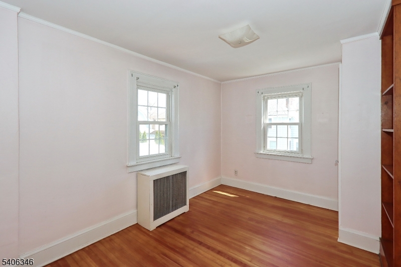6 Manor Ave