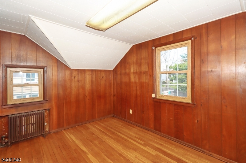 6 Manor Ave