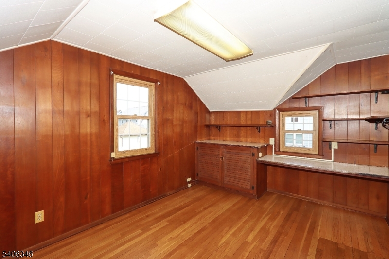 6 Manor Ave