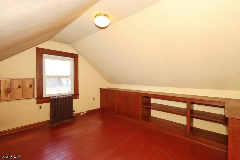 6 Manor Ave