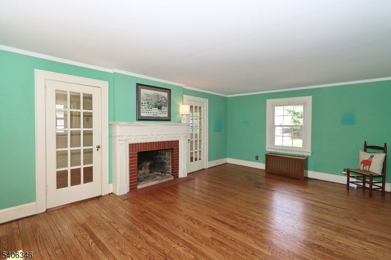 6 Manor Ave