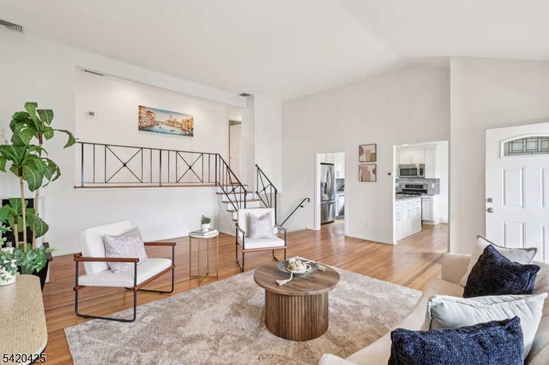 42 Nomahegan Ct