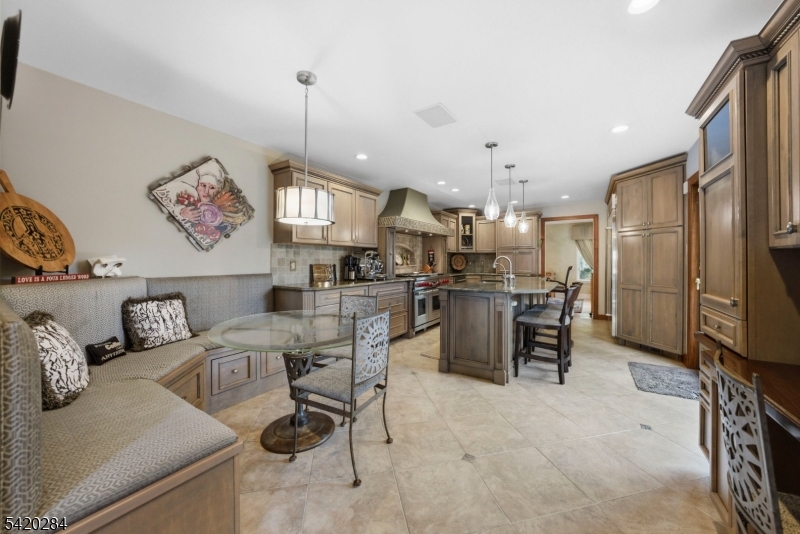 15 Turner Ln