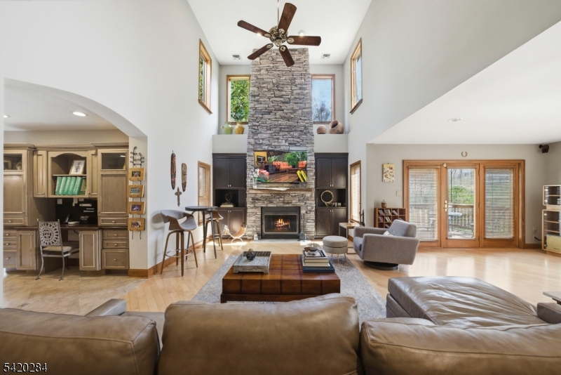 15 Turner Ln