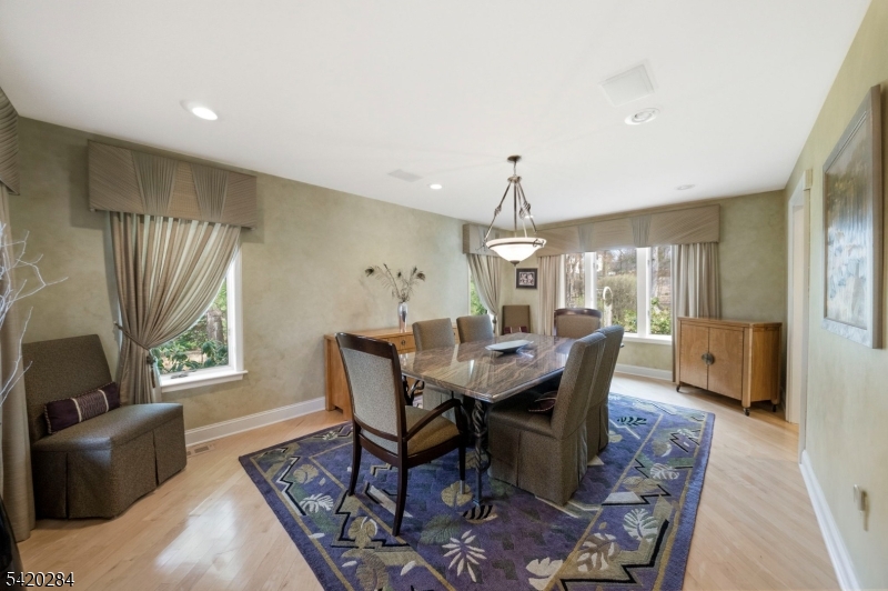 15 Turner Ln
