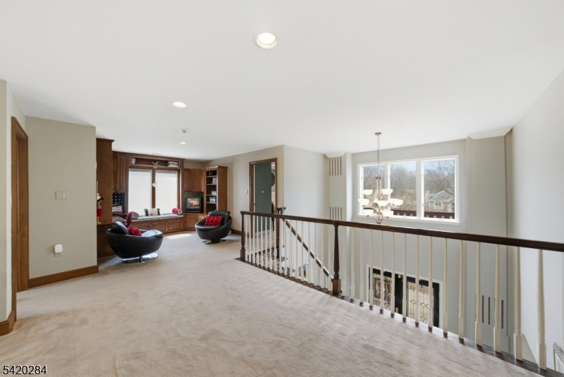 15 Turner Ln