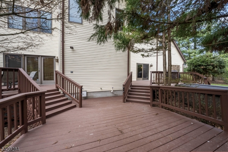 15 Turner Ln