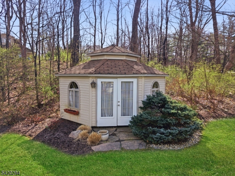15 Turner Ln