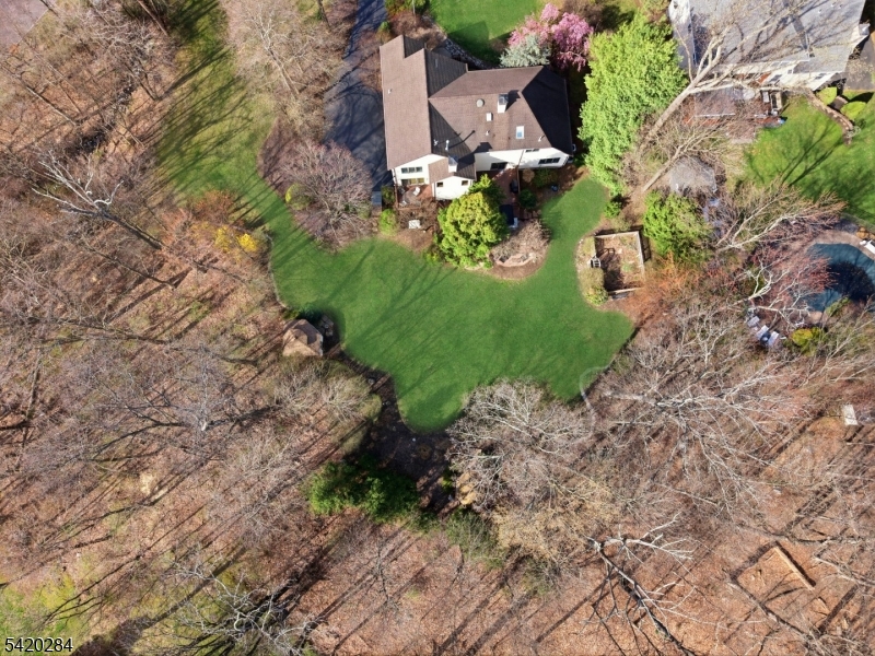 15 Turner Ln