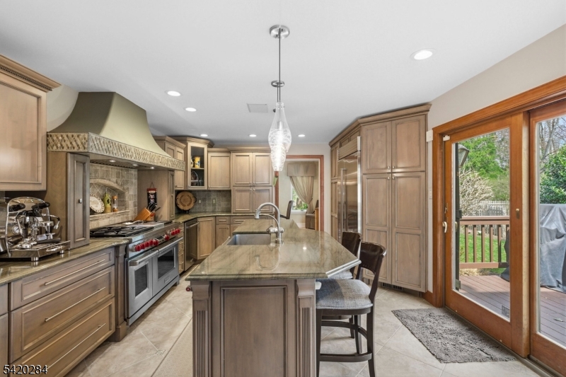 15 Turner Ln