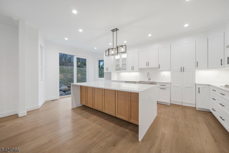 85 Pine Brook Rd