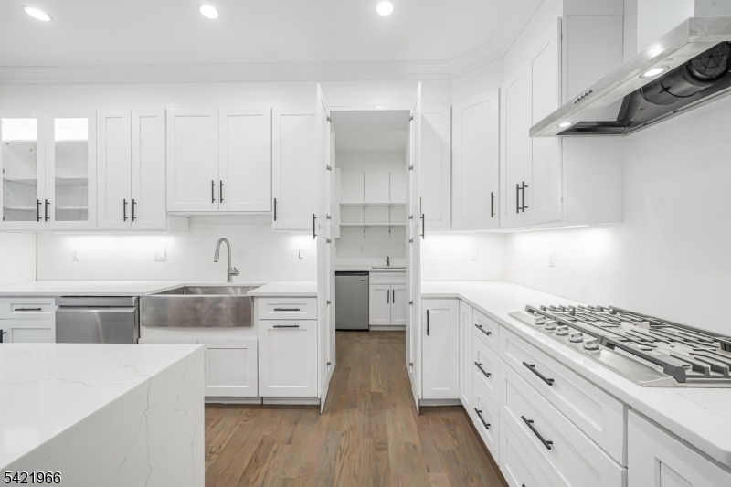 85 Pine Brook Rd