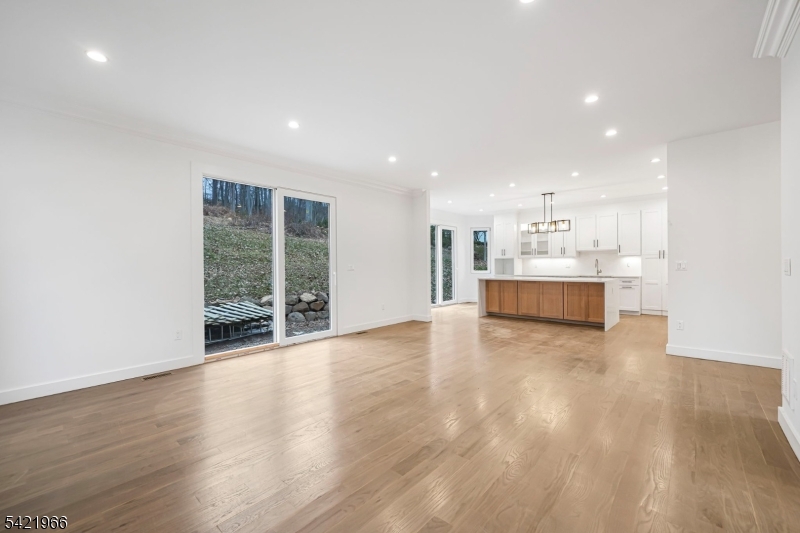 85 Pine Brook Rd