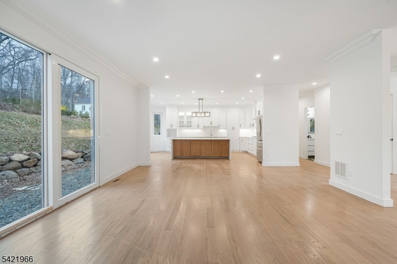 85 Pine Brook Rd