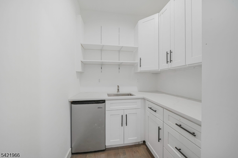 85 Pine Brook Rd