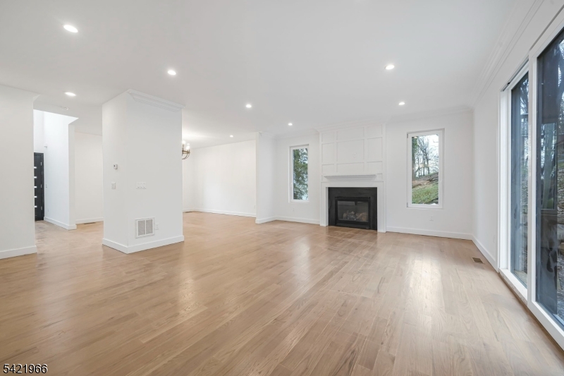 85 Pine Brook Rd