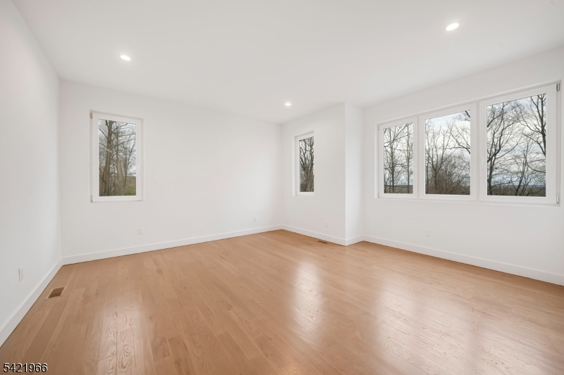 85 Pine Brook Rd