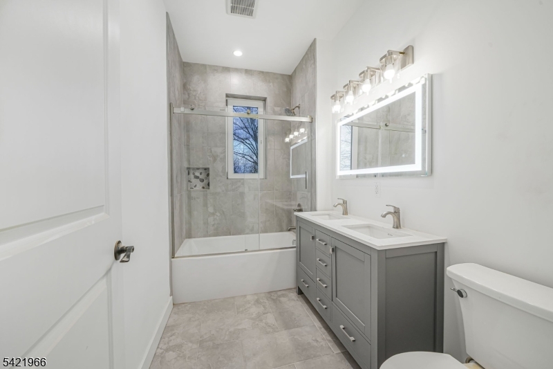 85 Pine Brook Rd