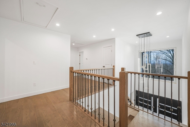 85 Pine Brook Rd