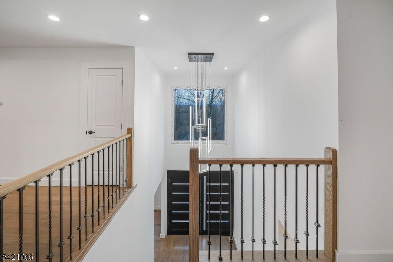 85 Pine Brook Rd