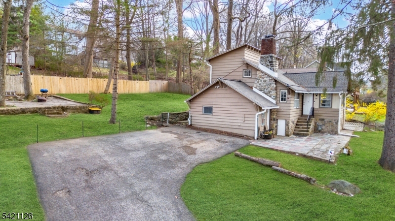 47 Hillside Rd