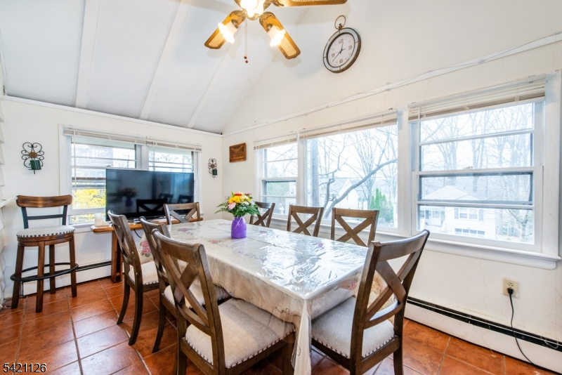 47 Hillside Rd