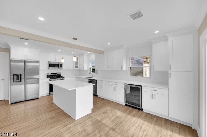 3 Pembroke Ln