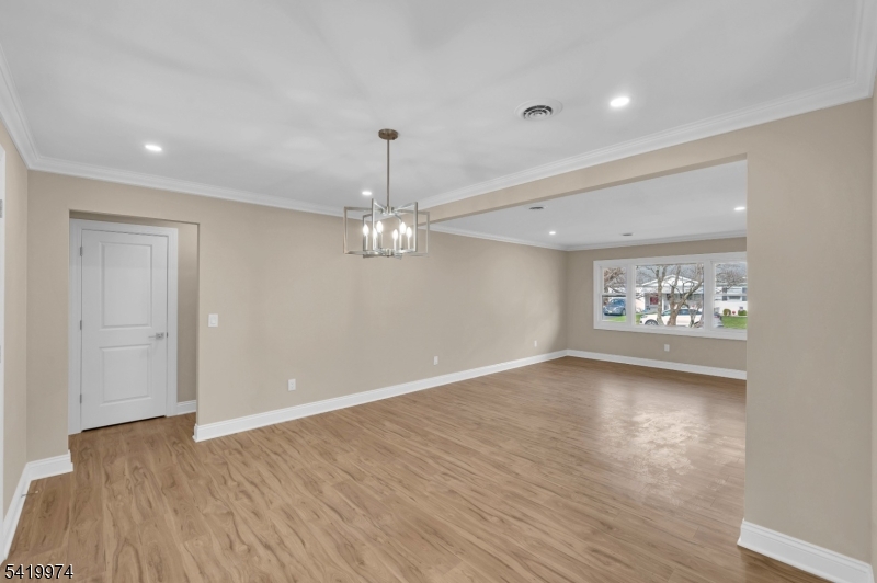 3 Pembroke Ln