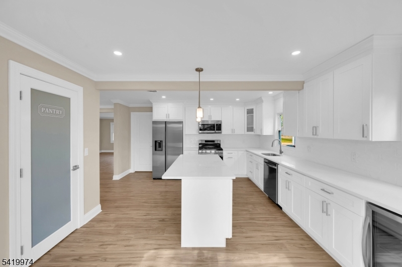 3 Pembroke Ln