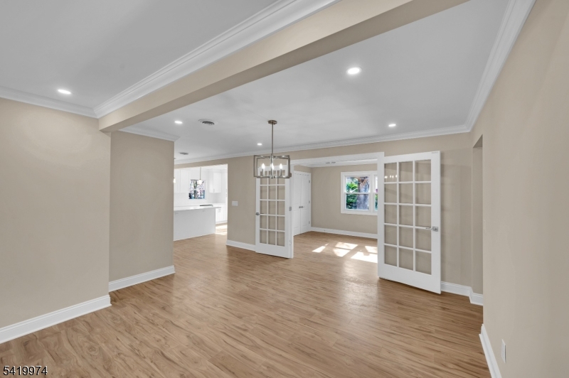 3 Pembroke Ln