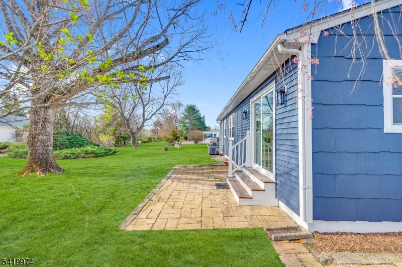 3 Pembroke Ln