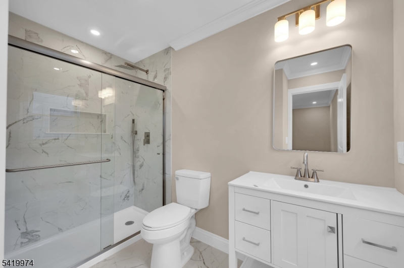 3 Pembroke Ln
