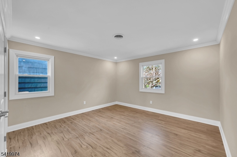 3 Pembroke Ln