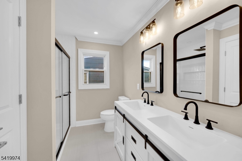3 Pembroke Ln