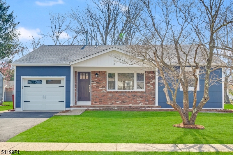 3 Pembroke Ln