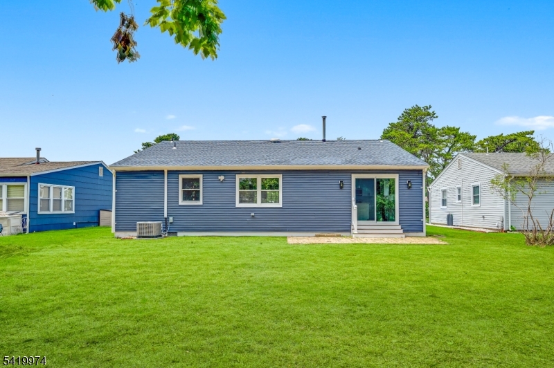 3 Pembroke Ln