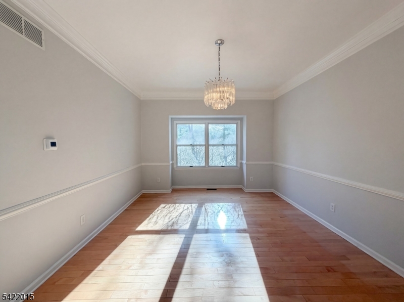 40 Glen Eagles Rd