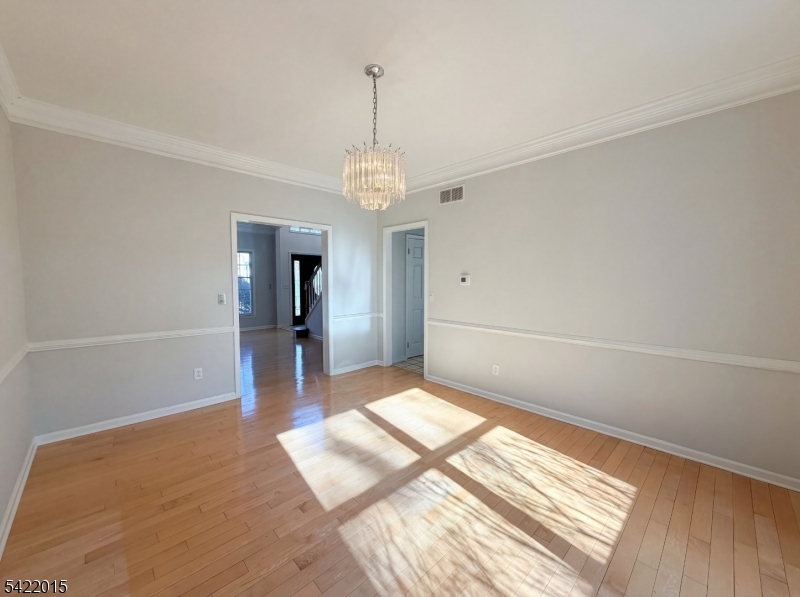 40 Glen Eagles Rd