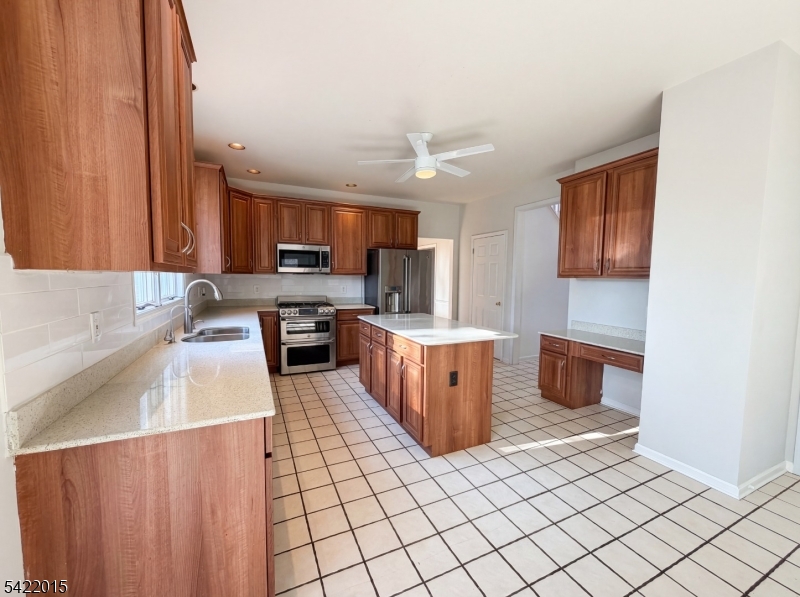 40 Glen Eagles Rd