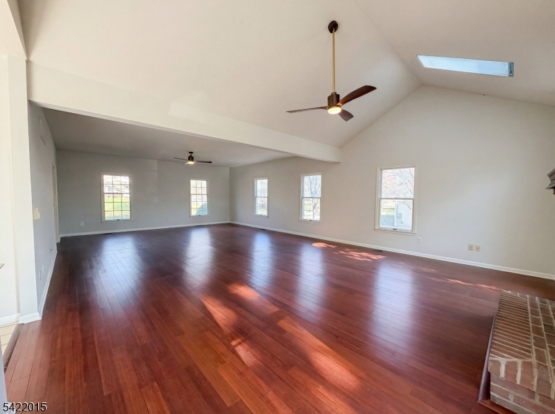 40 Glen Eagles Rd