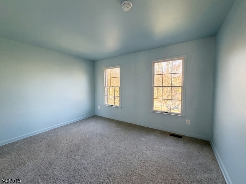 40 Glen Eagles Rd