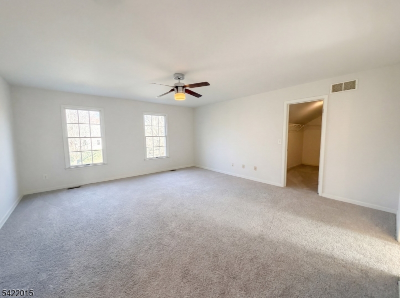 40 Glen Eagles Rd